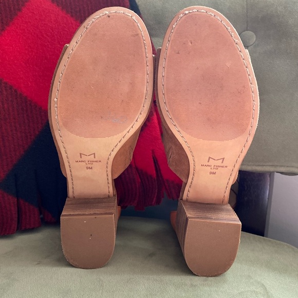 Marc Fisher Size 9 Cognac Suede Heeled Sandals - Picture 16 of 16